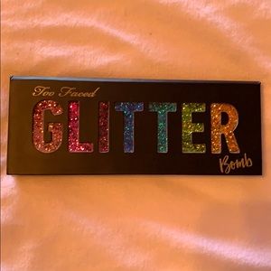 Too faced Glitter Bomb